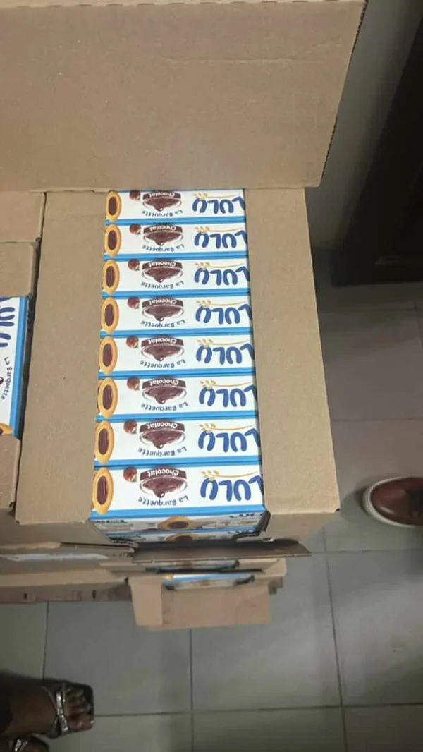 Carton Lulu biscuits